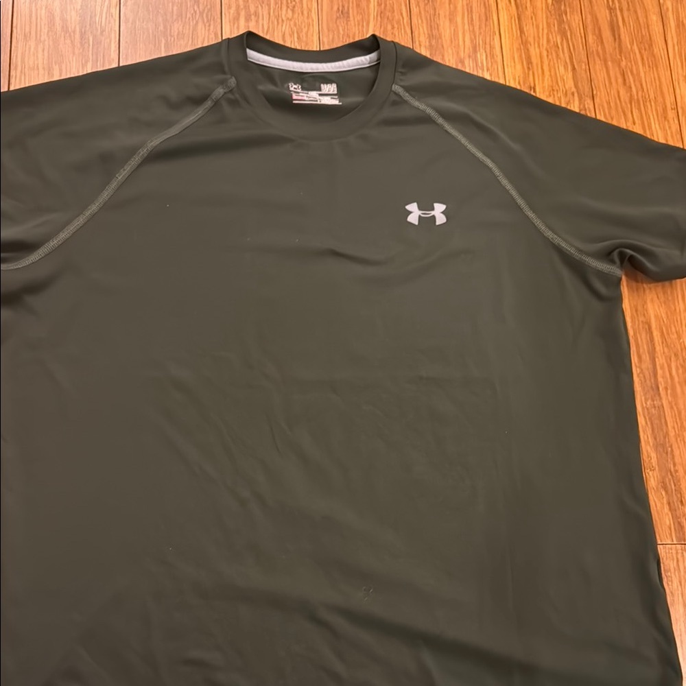 Under Armour Men's Dark Green Short Sleeve Tee